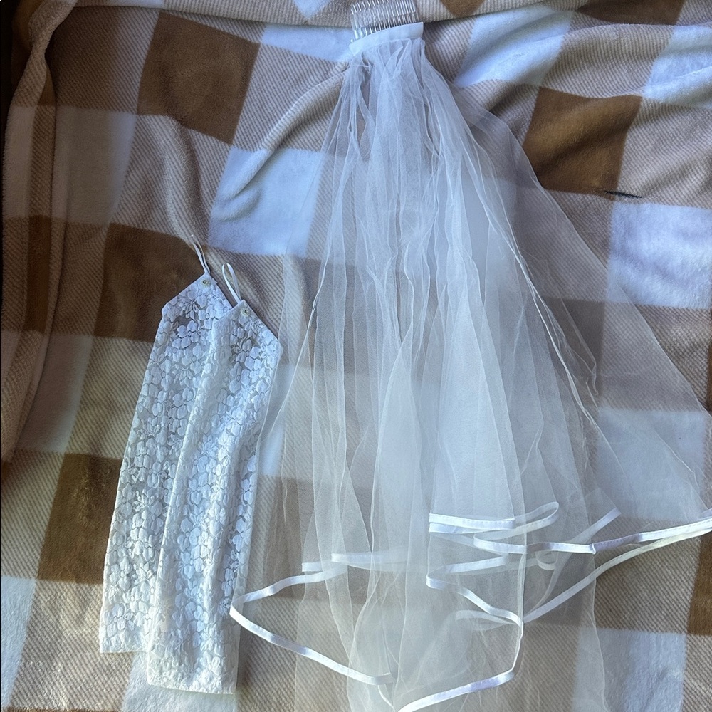 *Bundle White Bridal Veil With Gloves*